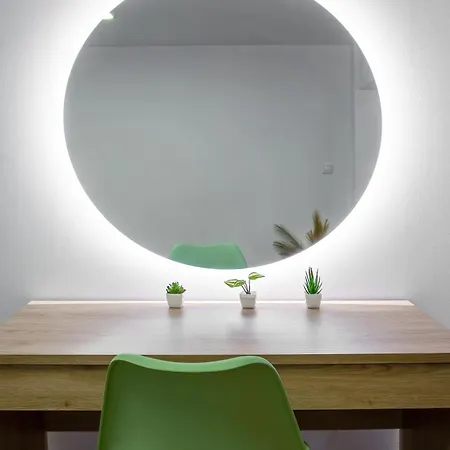 Airbnb - Bella Vista B Apartment